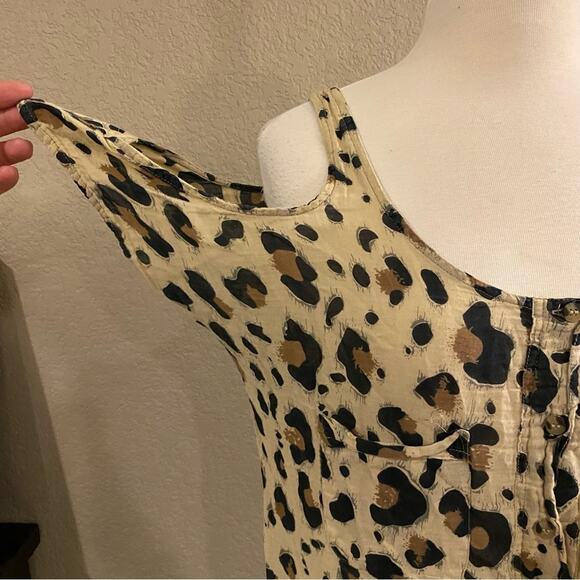 Hurley Cold Shoulder Leopard Cheetah Print Top M - Picture 2 of 5